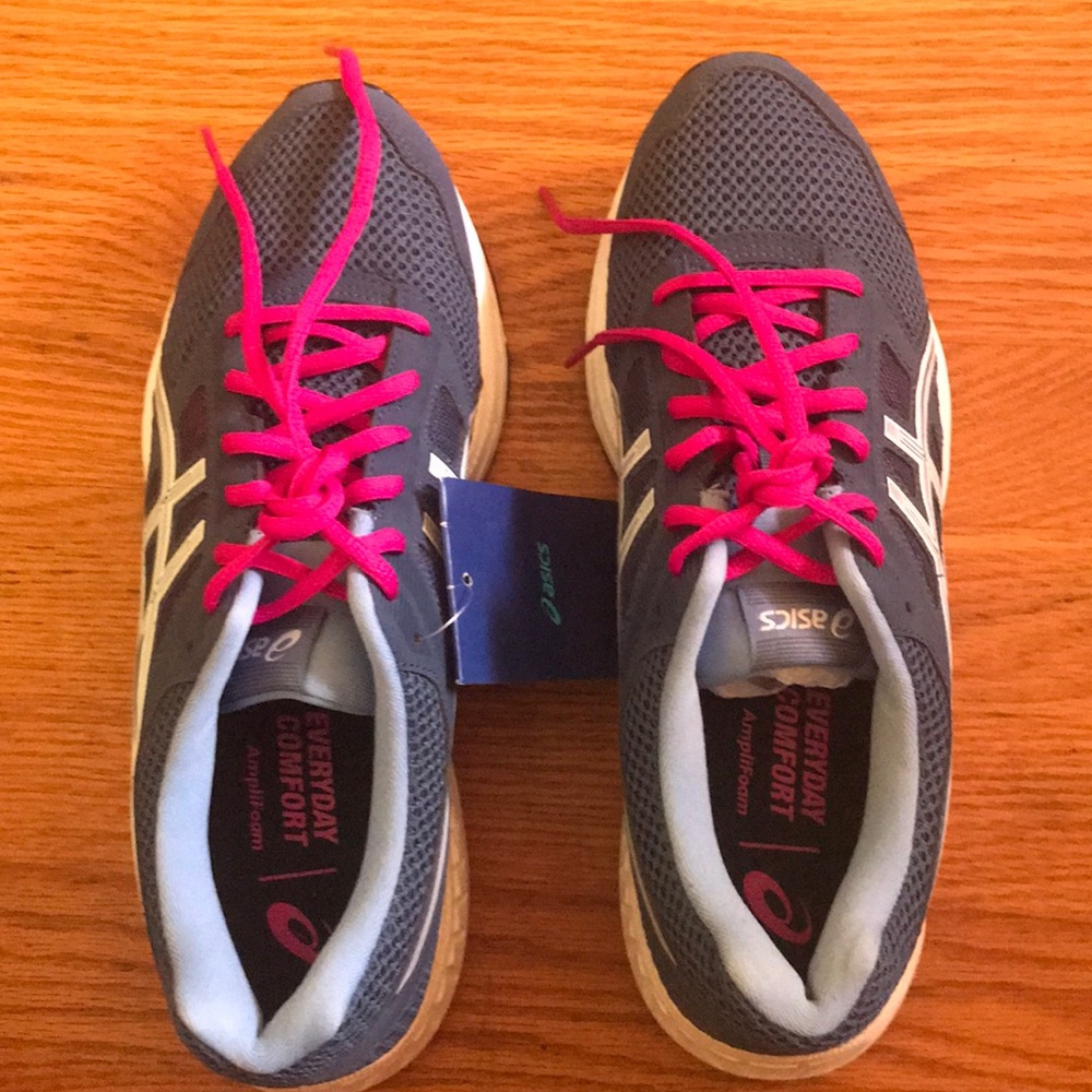 Women’s running/every day shoes